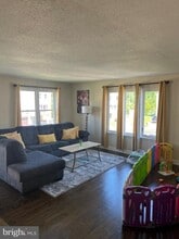 2340 Ebury Ct in Bensalem, PA - Foto de edificio - Building Photo