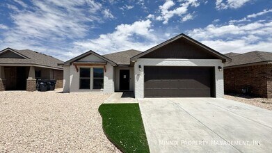 2134 N Texas Ave in Lubbock, TX - Foto de edificio - Building Photo