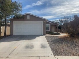 3752 Rancher Loop NE in Rio Rancho, NM - Building Photo