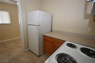 320 N 16th St in Las Vegas, NV - Building Photo - Building Photo