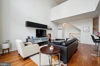 3207 Capri Dr in Philadelphia, PA - Building Photo - Building Photo