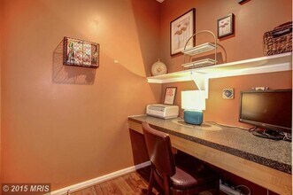 13397 Connor Drive, Unit J in Centreville, VA - Building Photo - Building Photo