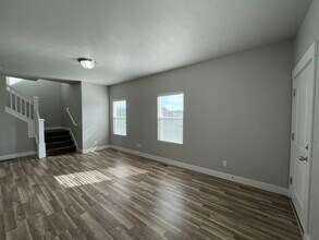 3753 E Cunninghill Drive in Eagle Mountain, UT - Foto de edificio - Building Photo