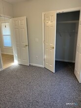 227 Howe Ave in Shelton, CT - Foto de edificio - Building Photo