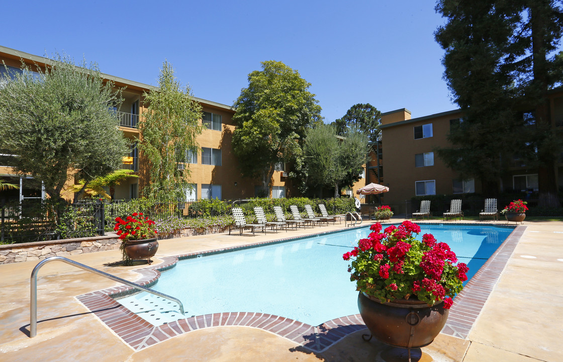 The Monterey Apartments in San Jose, CA - Building Photo