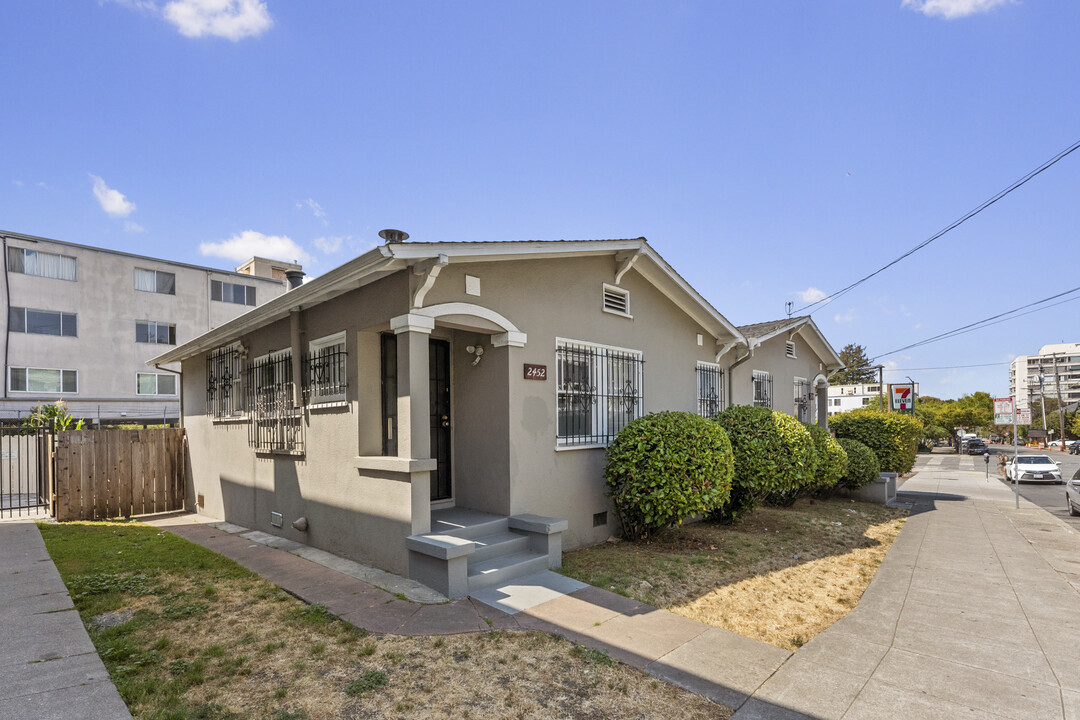 2450 Parker St in Berkeley, CA - Building Photo