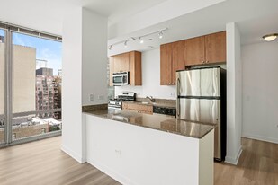 720 S Clark St in Chicago, IL - Building Photo