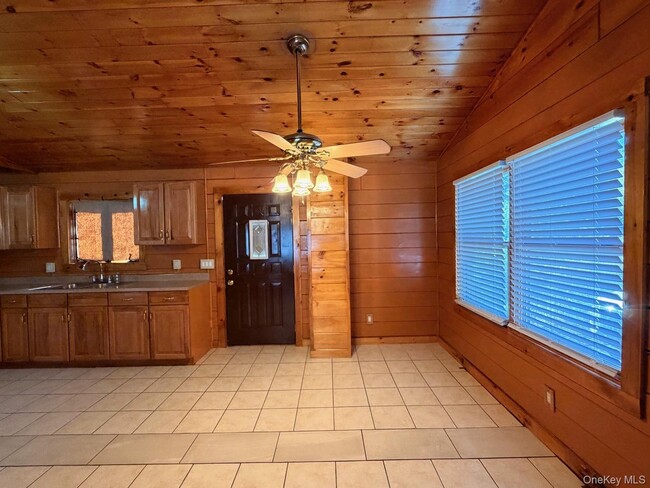27 Brookline Ave in Middletown, NY - Building Photo - Building Photo