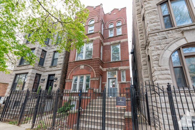 1016 S Oakley Blvd in Chicago, IL - Foto de edificio - Building Photo