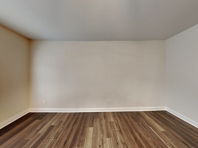 121 Wayne Ln in Canton, GA - Foto de edificio - Building Photo