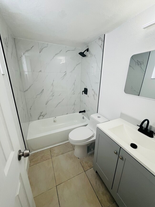 3800 SW 102nd Ave, Unit 117 in Miami, FL - Foto de edificio - Building Photo