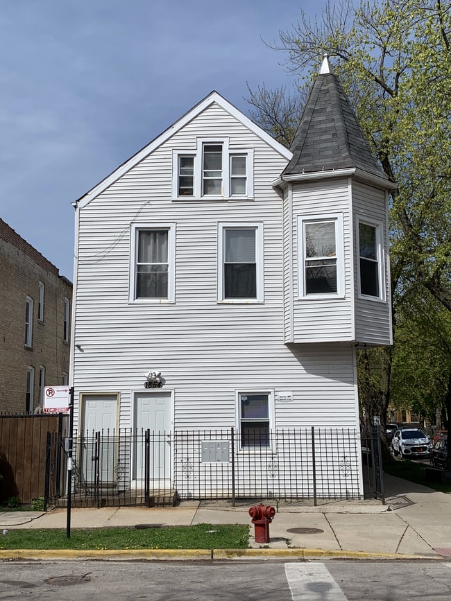 1854 N Kedvale Ave, Unit 2r