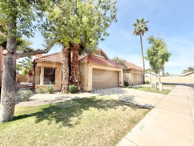 property at 4695 W Ivanhoe St