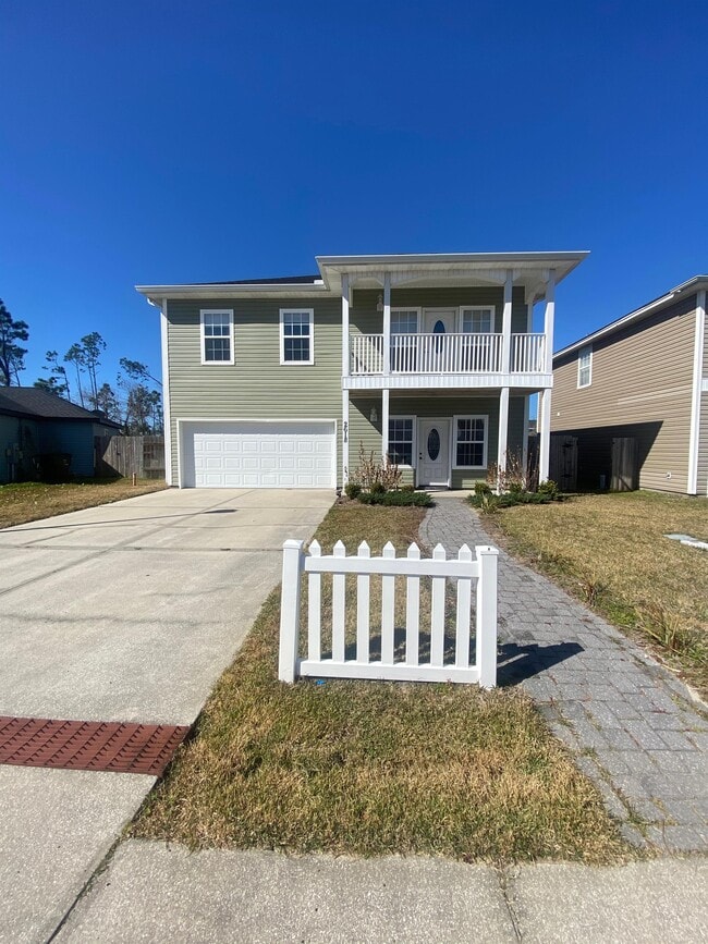 property at 2618 Avondale Ct