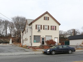 823 Main St in Poughkeepsie, NY - Building Photo