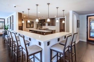 Town Park Villas in San Diego, CA - Building Photo