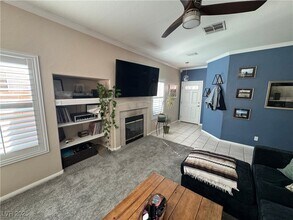 1058 Warm Canyon Way in Las Vegas, NV - Building Photo - Building Photo
