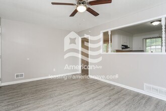 108 Crestmore Dr in Columbia, SC - Foto de edificio - Building Photo