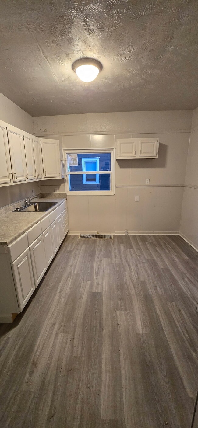 property at 1437 S Linden Ave