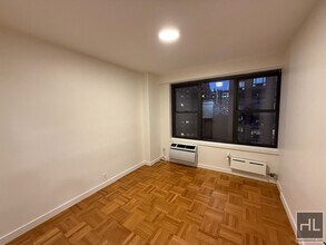 Fourth Avenue in New York, NY - Building Photo - Building Photo