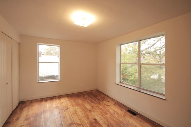 410 South Ave, Unit 2 in Pittsburgh, PA - Foto de edificio - Building Photo