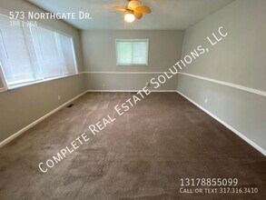573 Northgate Dr in Greenwood, IN - Building Photo - Building Photo