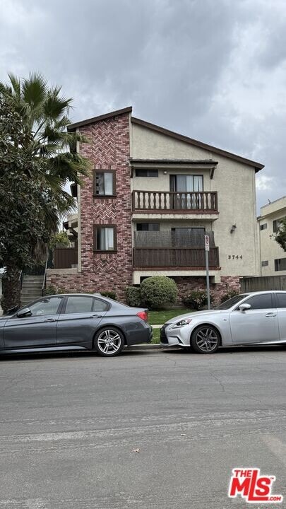 3744 Delmas Terrace in Los Angeles, CA - Building Photo