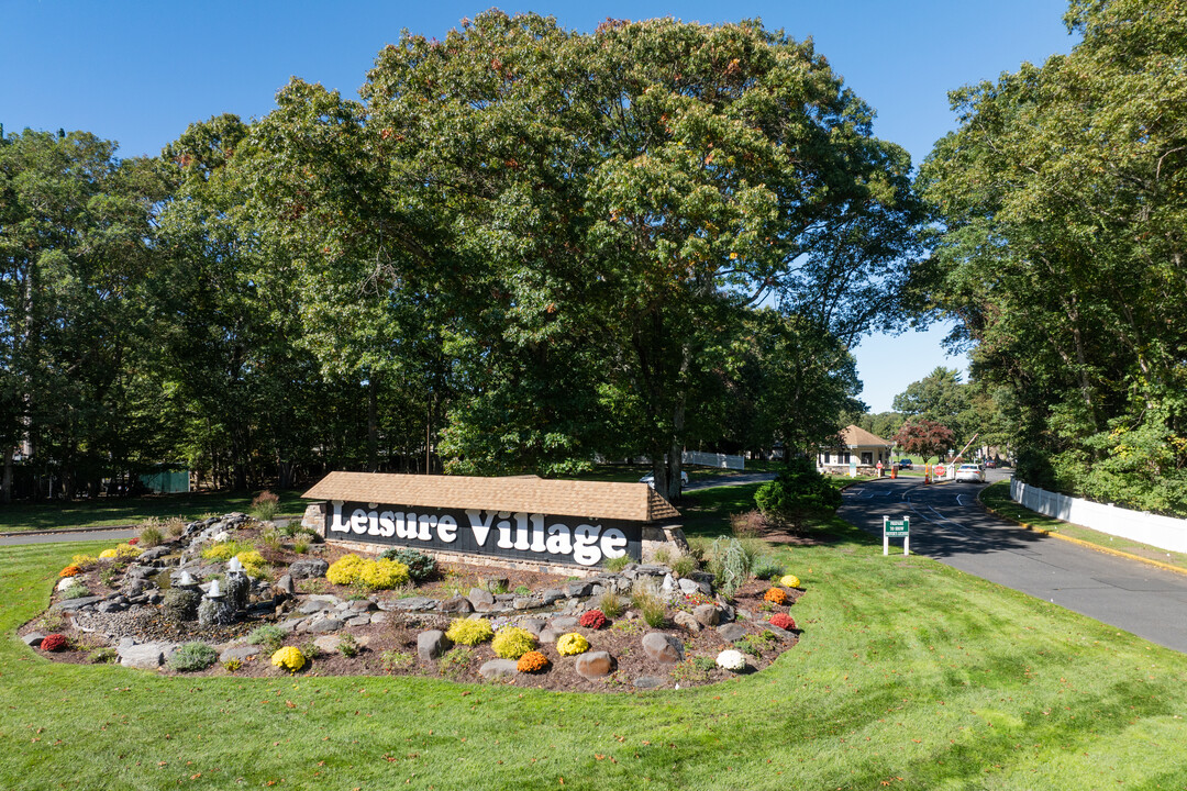 Leisure Village in Ridge, NY - Building Photo