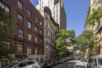 226 W 78th St in New York, NY - Building Photo - Primary Photo