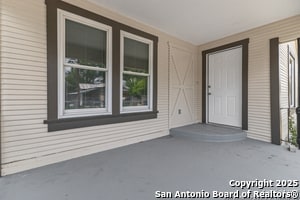 1906 Montezuma St in San Antonio, TX - Building Photo - Building Photo