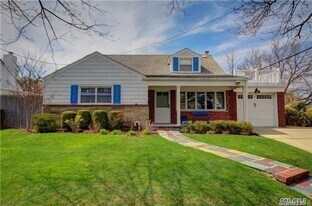 85 Jefferson Blvd in Atlantic Beach, NY - Building Photo