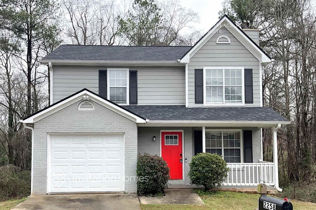 property at 2258 Hunters Ct