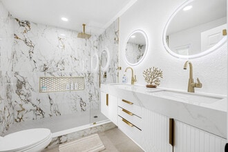 7516 22nd Ave W in Bradenton, FL - Foto de edificio - Building Photo