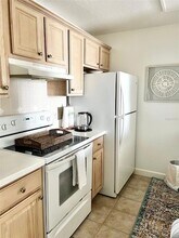 750 N Tamiami Trl, Unit 708 in Sarasota, FL - Foto de edificio - Building Photo