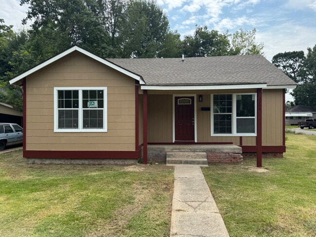 property at 2306 N 37th St