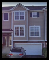 2249 Hudson Cir in Aurora, IL - Building Photo