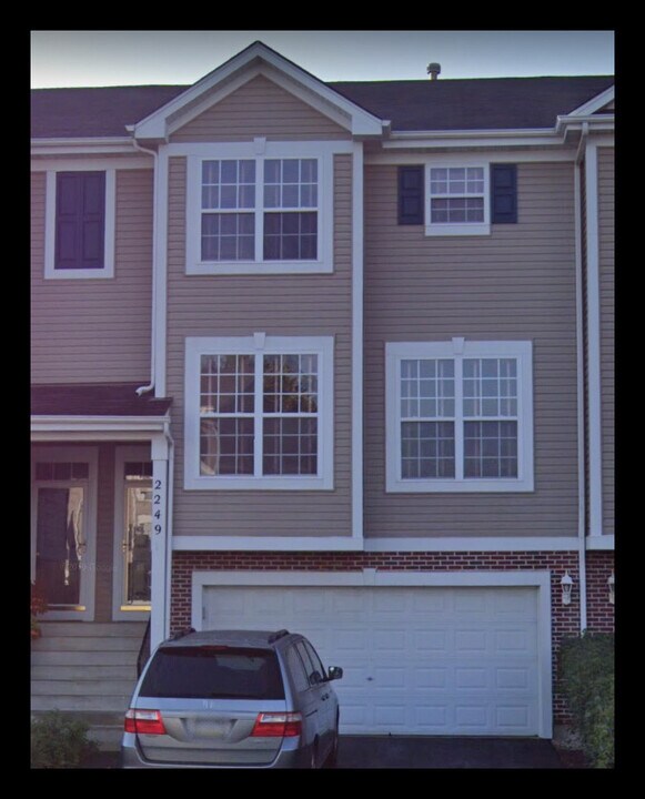 2249 Hudson Cir in Aurora, IL - Building Photo