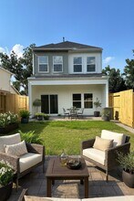1015 Ellington St in Houston, TX - Building Photo - Building Photo