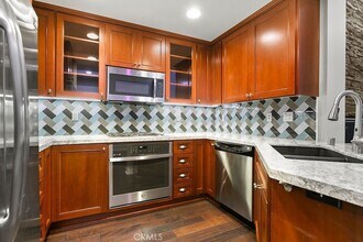 84 Meridian Dr in Aliso Viejo, CA - Foto de edificio - Building Photo