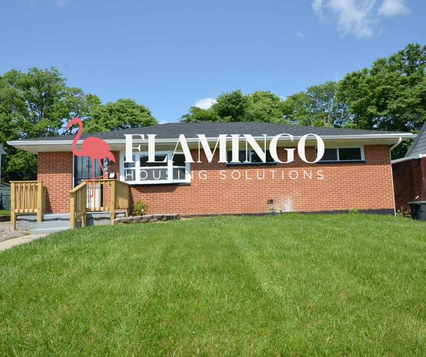 809 Oakleaf Dr in Dayton, OH - Building Photo