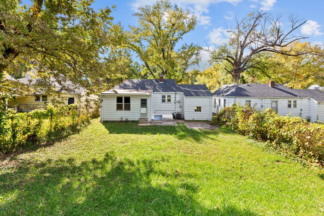 2521 Tyrell Dr in Jennings, MO - Building Photo