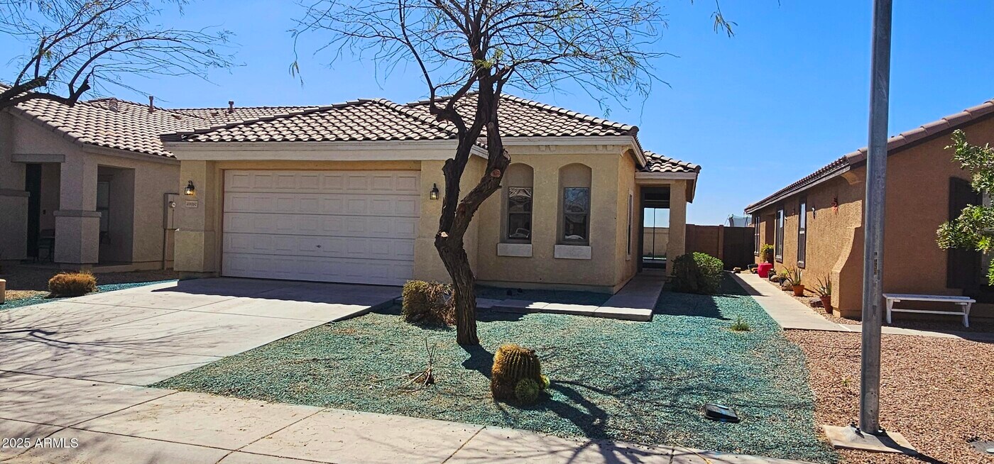 40091 W Mary Lou Dr in Maricopa, AZ - Building Photo