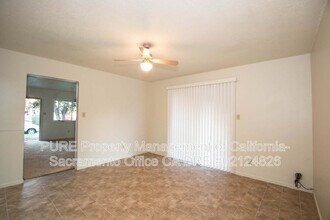 300 Montrose Dr in Folsom, CA - Building Photo - Building Photo