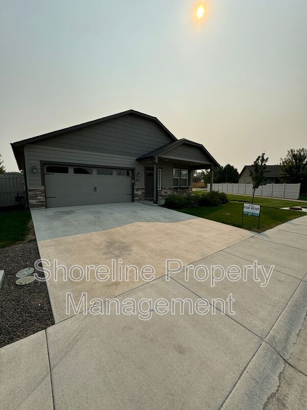 property at 511 Diamond Lake St