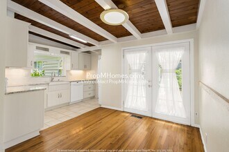 1885 SW Wellington Ave in Portland, OR - Building Photo - Building Photo