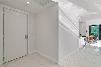 100 1st Ave N in St. Petersburg, FL - Building Photo - Building Photo