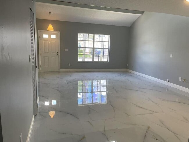 12162 SW 51st Pl in Cooper City, FL - Building Photo - Building Photo