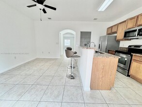 2584 SW 122nd Terrace in Miramar, FL - Building Photo - Building Photo