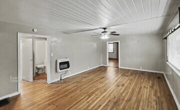 129 Neal Dr in Rossville, GA - Building Photo - Building Photo