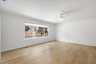 4518 Mattis Ct in Oakland, CA - Foto de edificio - Building Photo